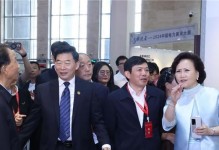 新版本光明使者出装攻略（光明使者出装攻略，帮你成为最强玩家！）